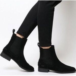 ✨New✨ UGG Hillhurst 2